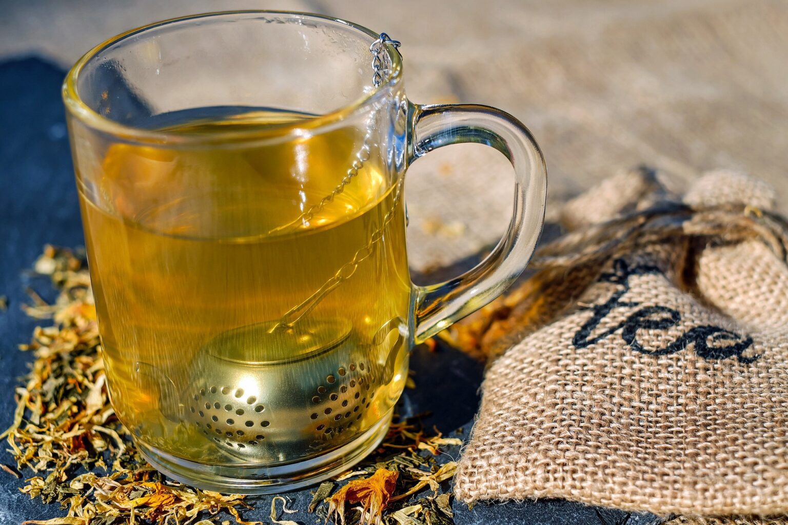 kakukkfű tea