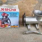 Akinek van otthon régi kézi mák, vagy húsdarálója, igazi kincset őriz a konyhában. A gyűjtők ezt a konkrét öntöttvas modellt keresik