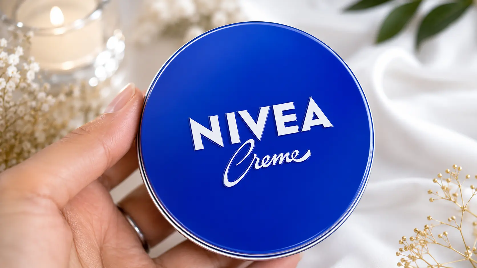 Bőrgyógyász megfejtette: erre jó valójában a klasszikus kék tégelyes Nivea krém