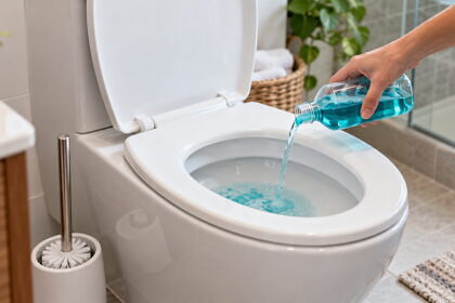 Egyre többen szájvízzel tisztítják a WC-t: de mire jó ez a trükk?