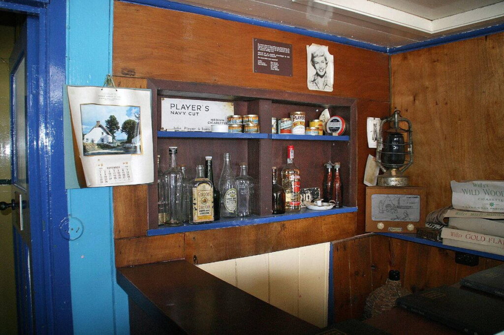 A Port Lockroy-i Bransfield House belső tere