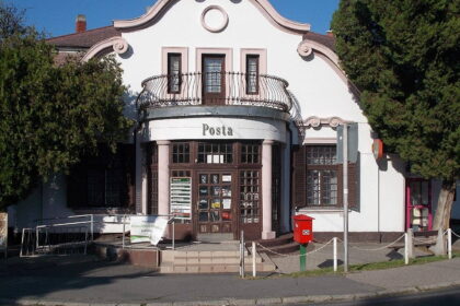 Miért piros nálunk a postaláda, a németeknél sárga, az íreknél zöld?