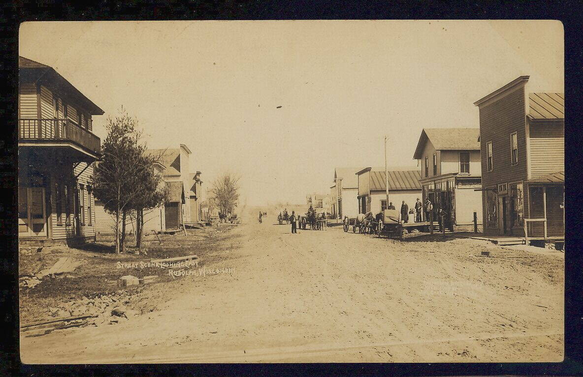 Kisvárosi utcakép egy 1910-es képeslapon
