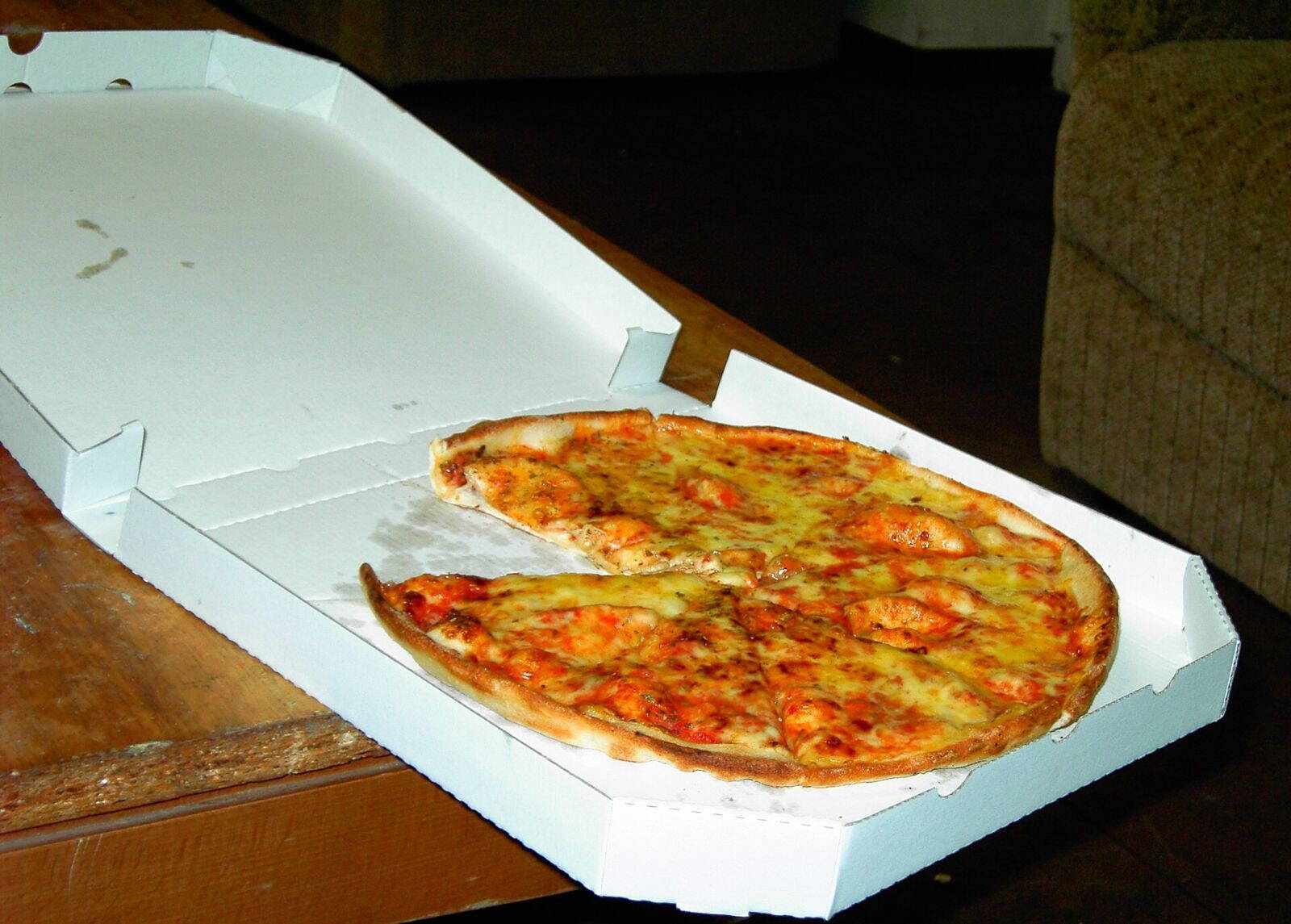 Pizza hullámkarton pizzásdobozban